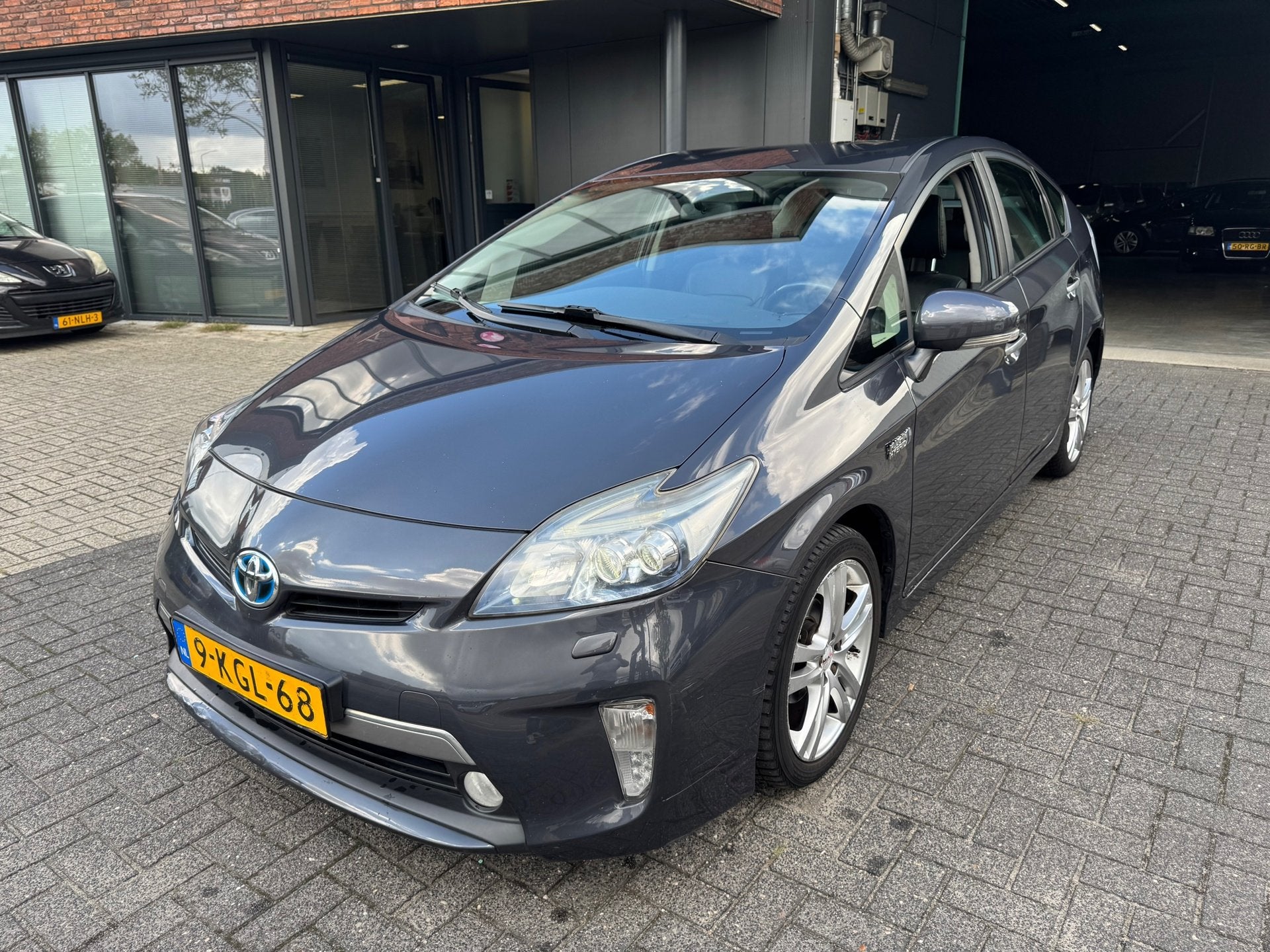 Toyota Prius 1.8 Plug-in Dynamic XENON LEDER JBL CAMERA VOL, Gebruikt, Stoelverwarming, Prius, Te koop