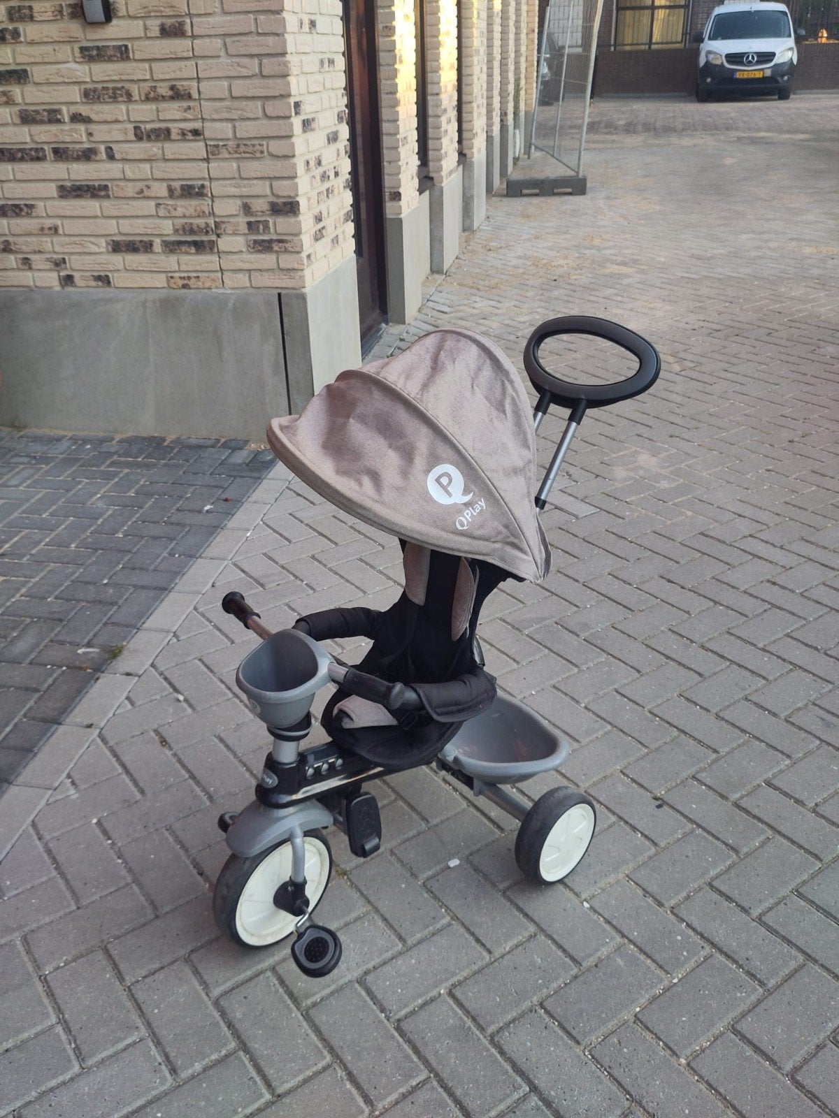 Driewieler met duwstang, Ophalen, Gebruikt, Qplay, Duwstang