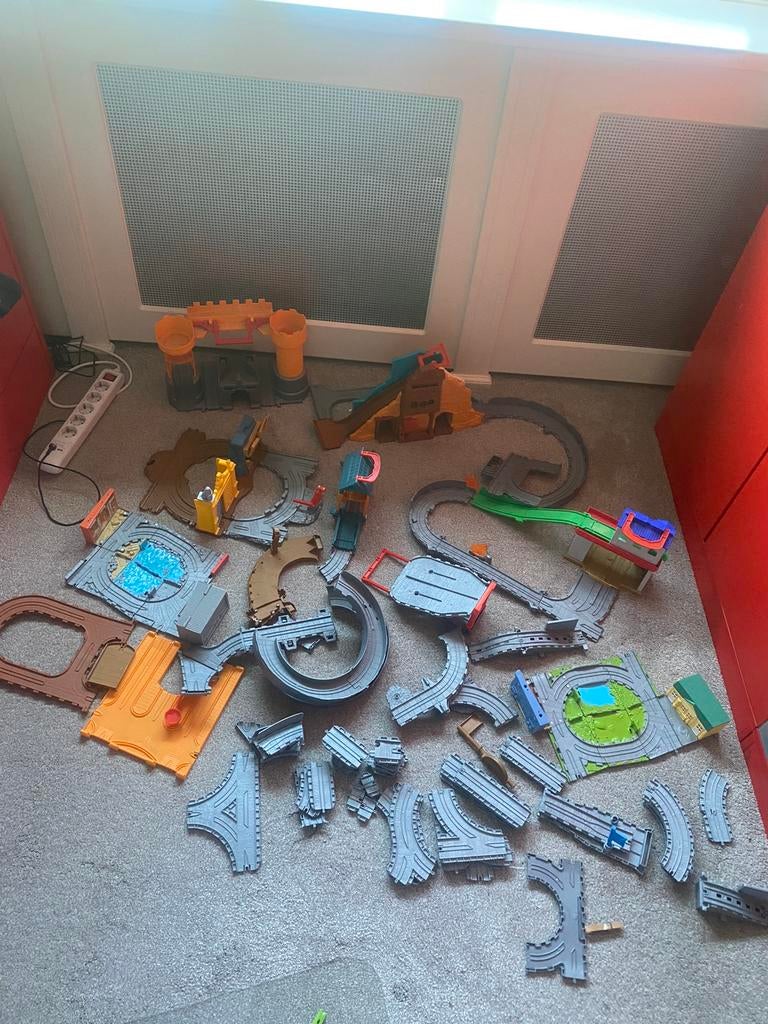 Thomas de trein baan incl 50 losse stukken rails, Overige merken, Racebaan, Ophalen of Verzenden, Zo goed als nieuw