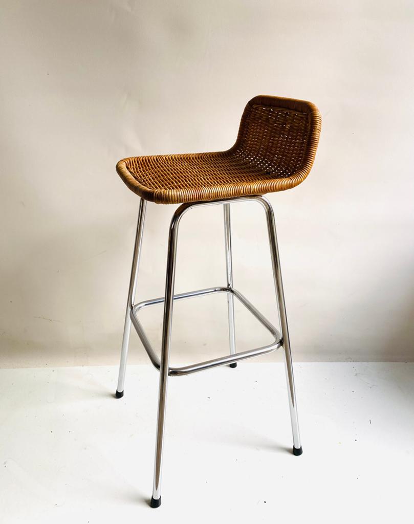 Rohe Noordwolde rotan barkruk , Dirk van Sliedrecht , 60s, Huis en Inrichting, Barkrukken, Rohe Noordwolde, Metaal, Gebruikt, Met voetsteun