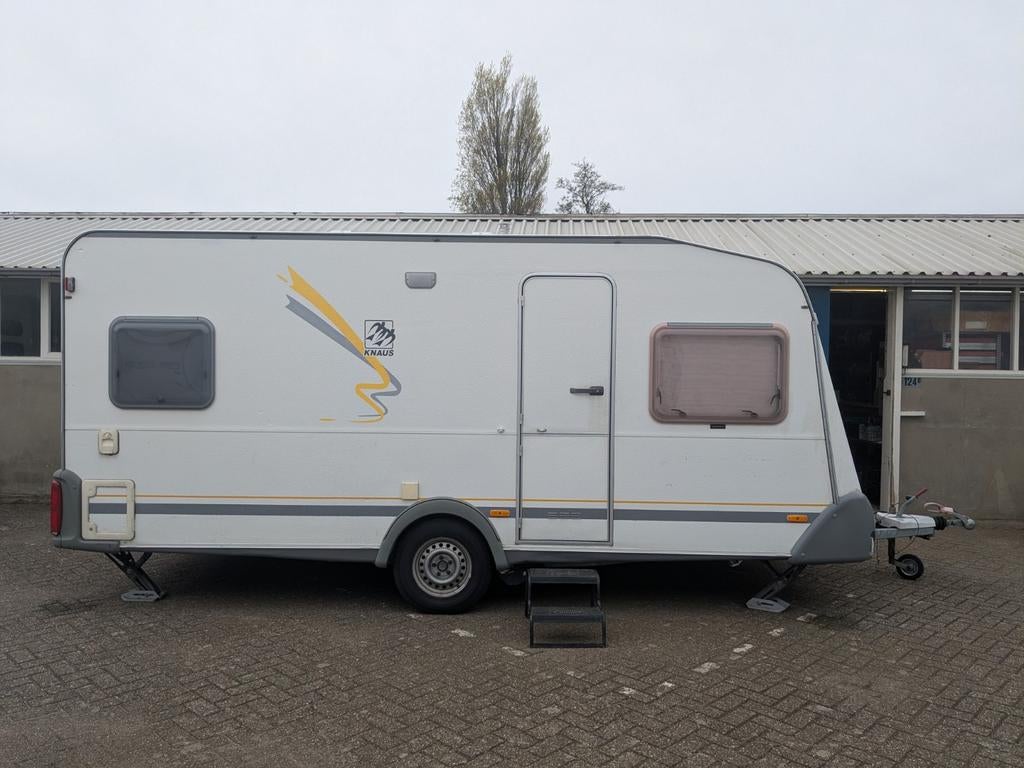 Knaus Sudwind 450 uit 2000 met mover en voortent, Caravans en Kamperen, Rondzit, Bedrijf, 6 tot 7 meter, Knaus