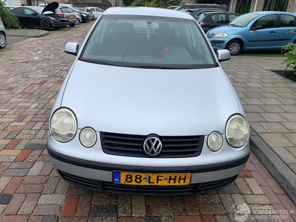 Volkswagen Polo AUTOMAAT (bj 2002), Automaat, Volkswagen, Zilver of Grijs, 1390 cc