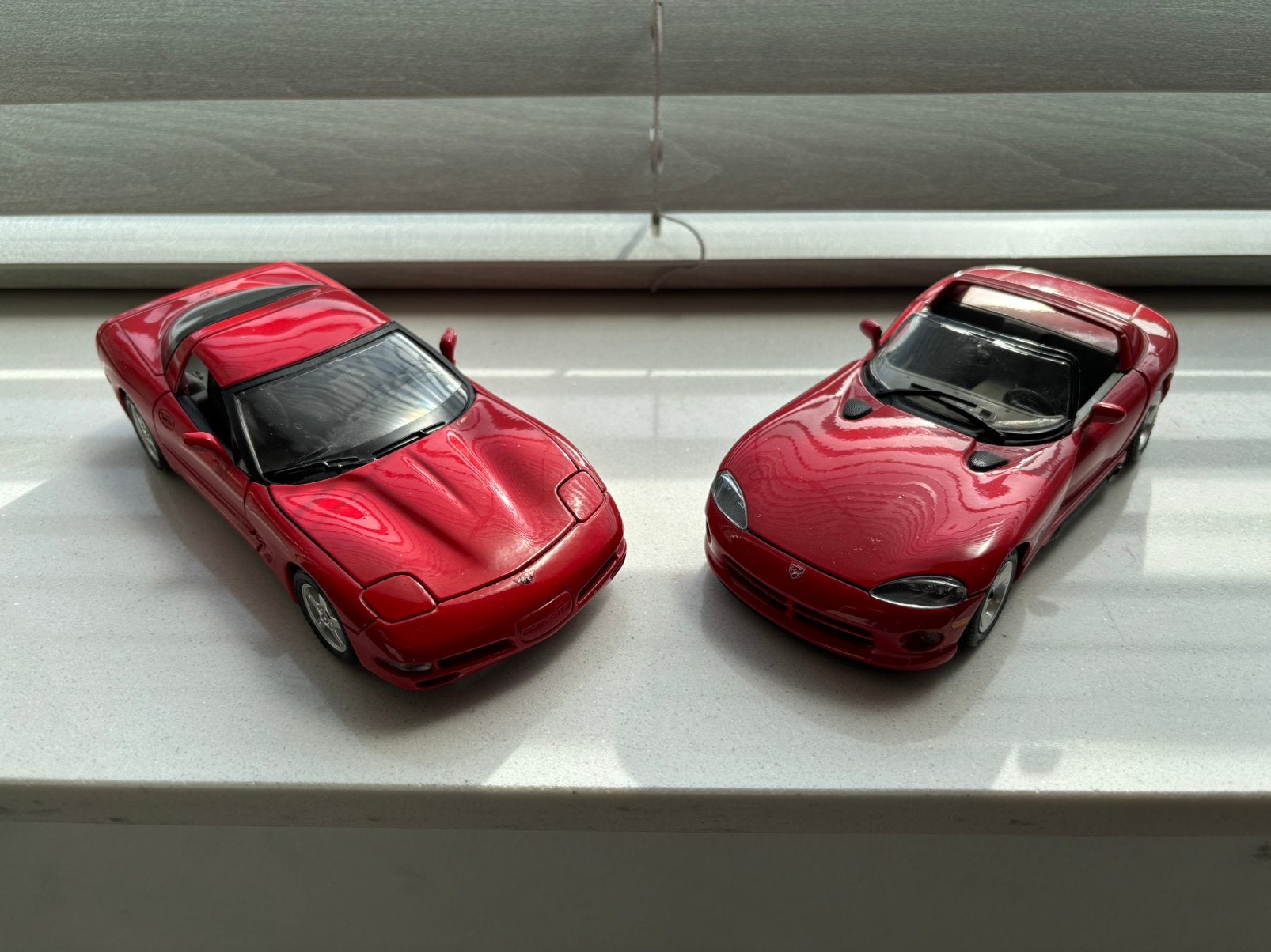 Dodge Viper RT/10 & Chevrolet Corvette 1997, Ophalen of Verzenden, Gebruikt, Auto, Bburago