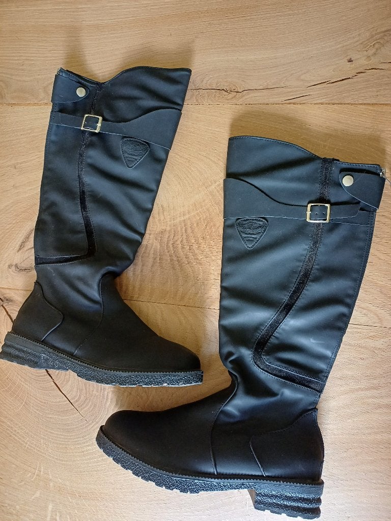 zwarte hoge laarzen maat 38, Kleding | Dames, Hoge laarzen, Zwart, Ophalen of Verzenden, Onbekend