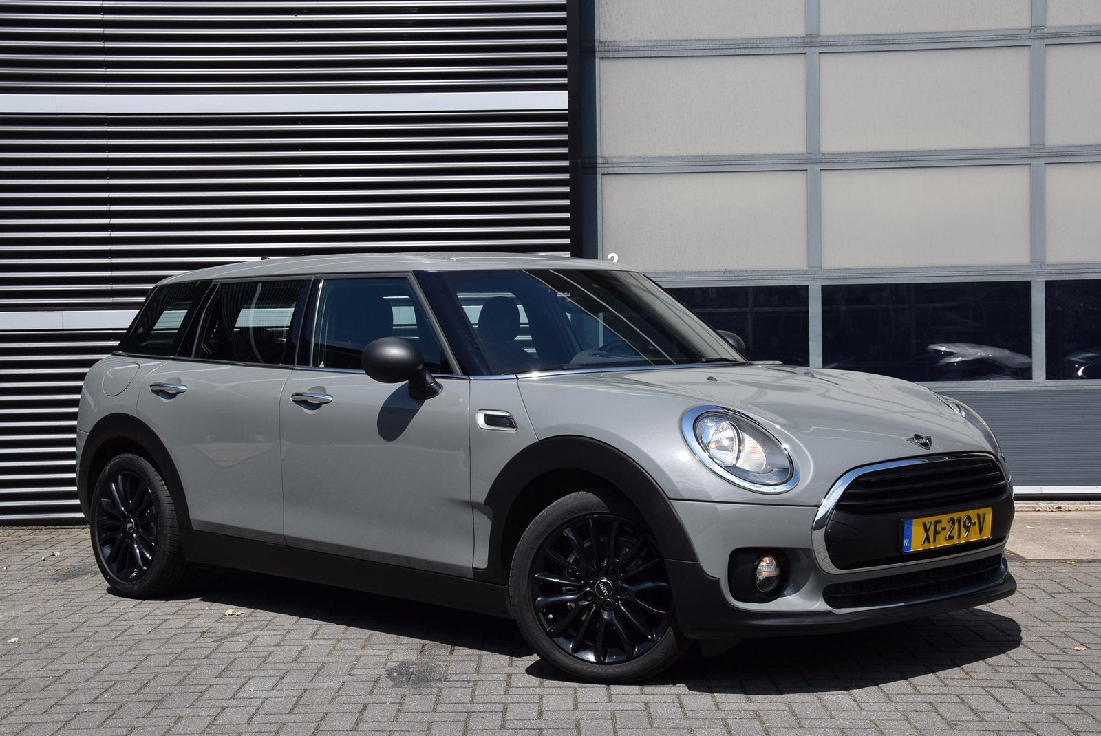 Mini Clubman 1.5 102pk 2019 Grijs Apple car play, Voorwielaandrijving, Stationwagon, Handgeschakeld, Particulier