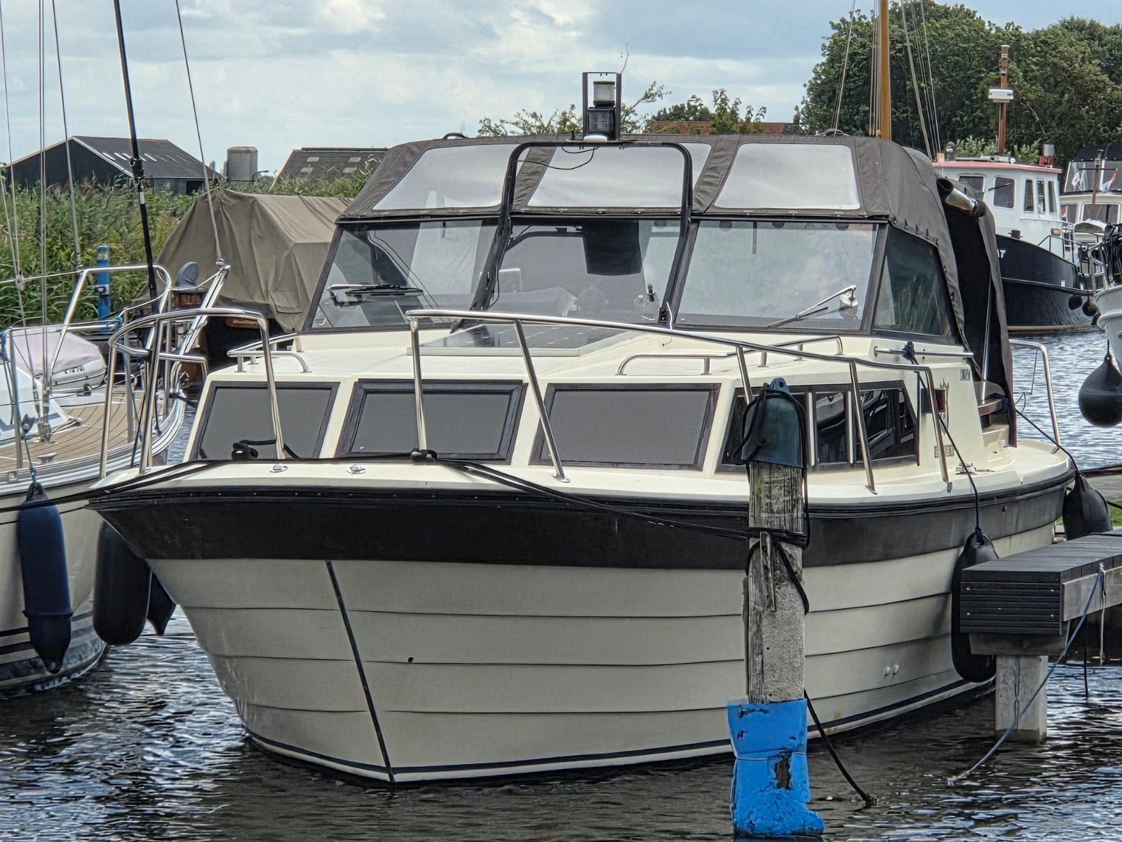 Nette Skarpnes 30 ruime Noorse spitsgatter, Watersport en Boten, Motorboten en Motorjachten, Overige merken, 9 m, Gebruikt, Binnenboordmotor