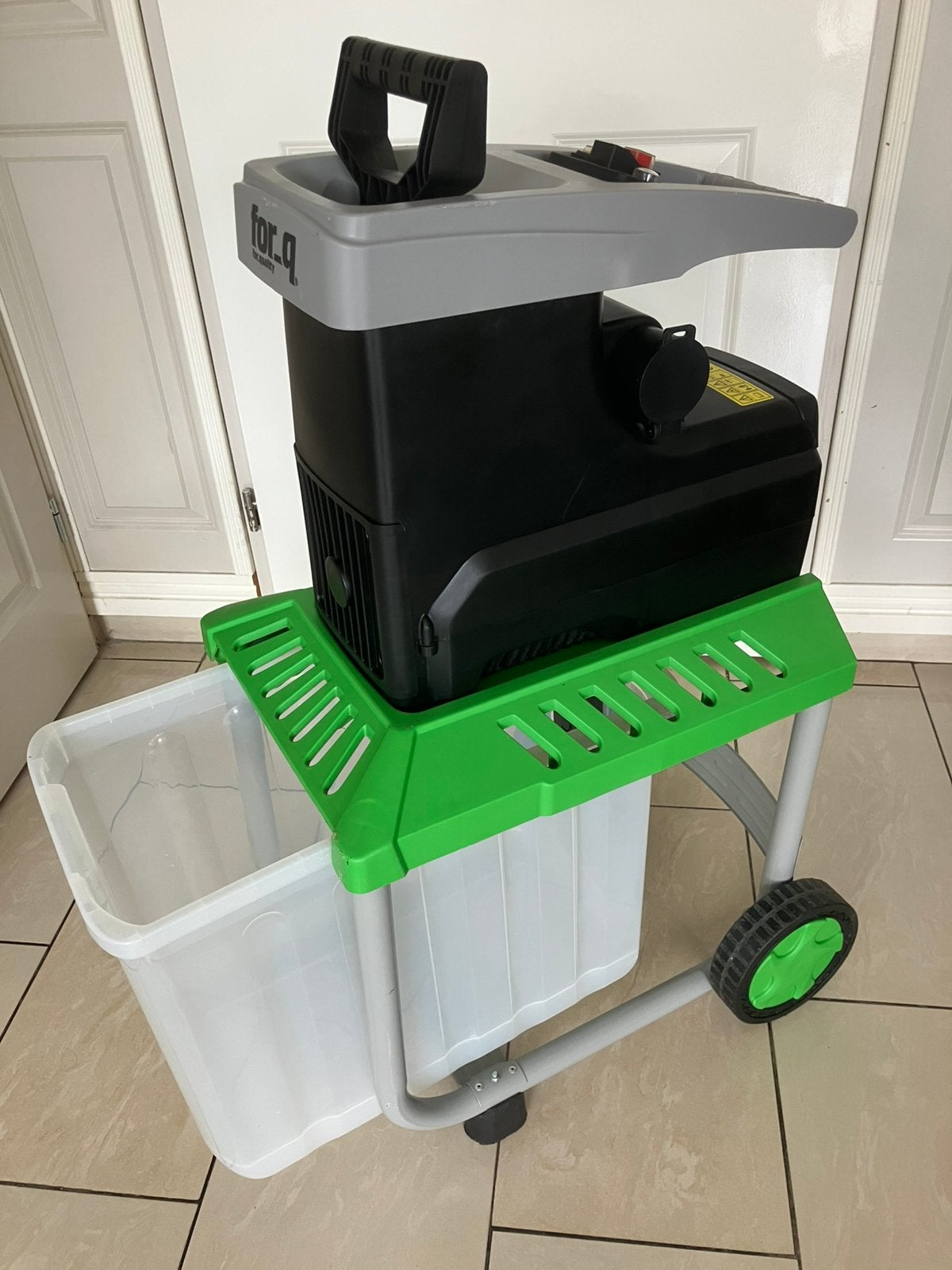 Nette en goed werkende For Q elektrische hakselaar!, Ophalen, Zo goed als nieuw, Elektrisch, Met opvangbak