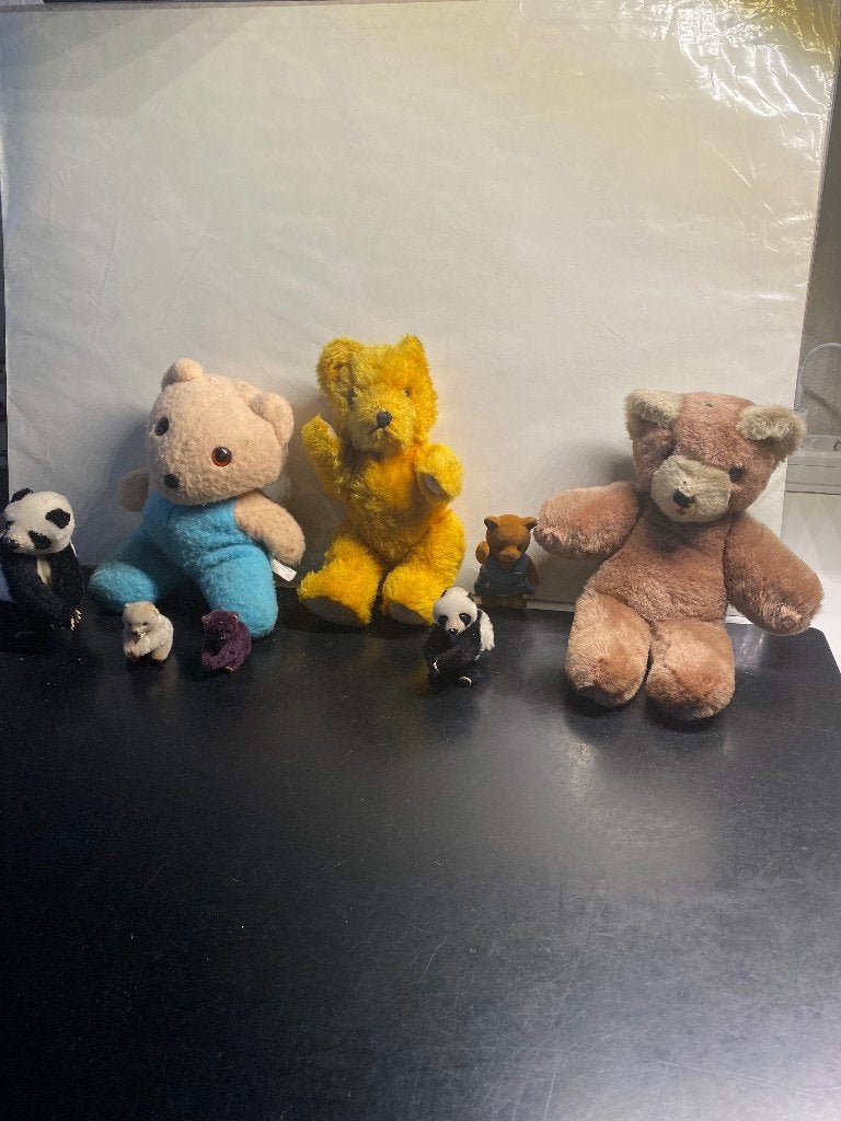 3 klassieke beren en een poes, met 5 mini beertjes, Ophalen of Verzenden, Zo goed als nieuw, Stoffen beer, Overige merken