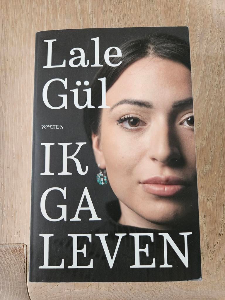Boek Ik ga leven van Lale Gul ZGAN, Ophalen of Verzenden, Zo goed als nieuw