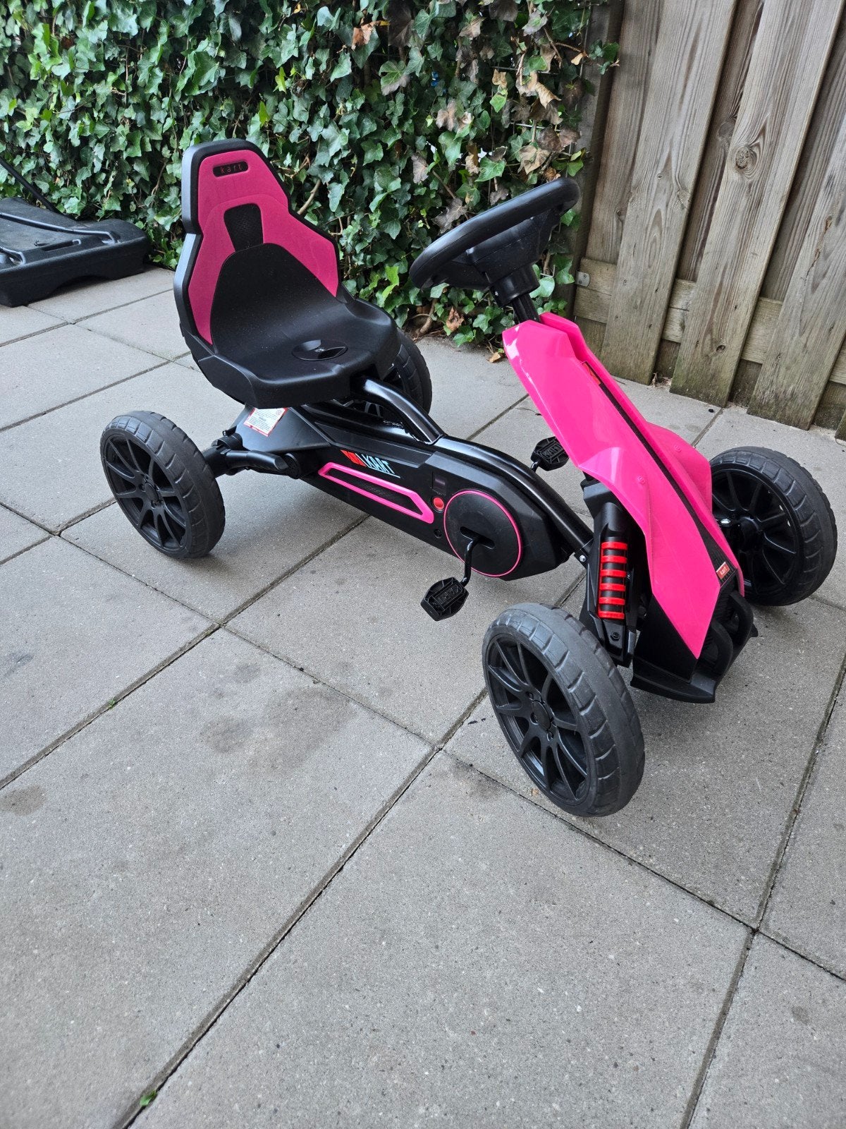 Roze HOMCOM Trapauto met Pedalen voor Kinderen, Ophalen, Zo goed als nieuw, Trapvoertuig