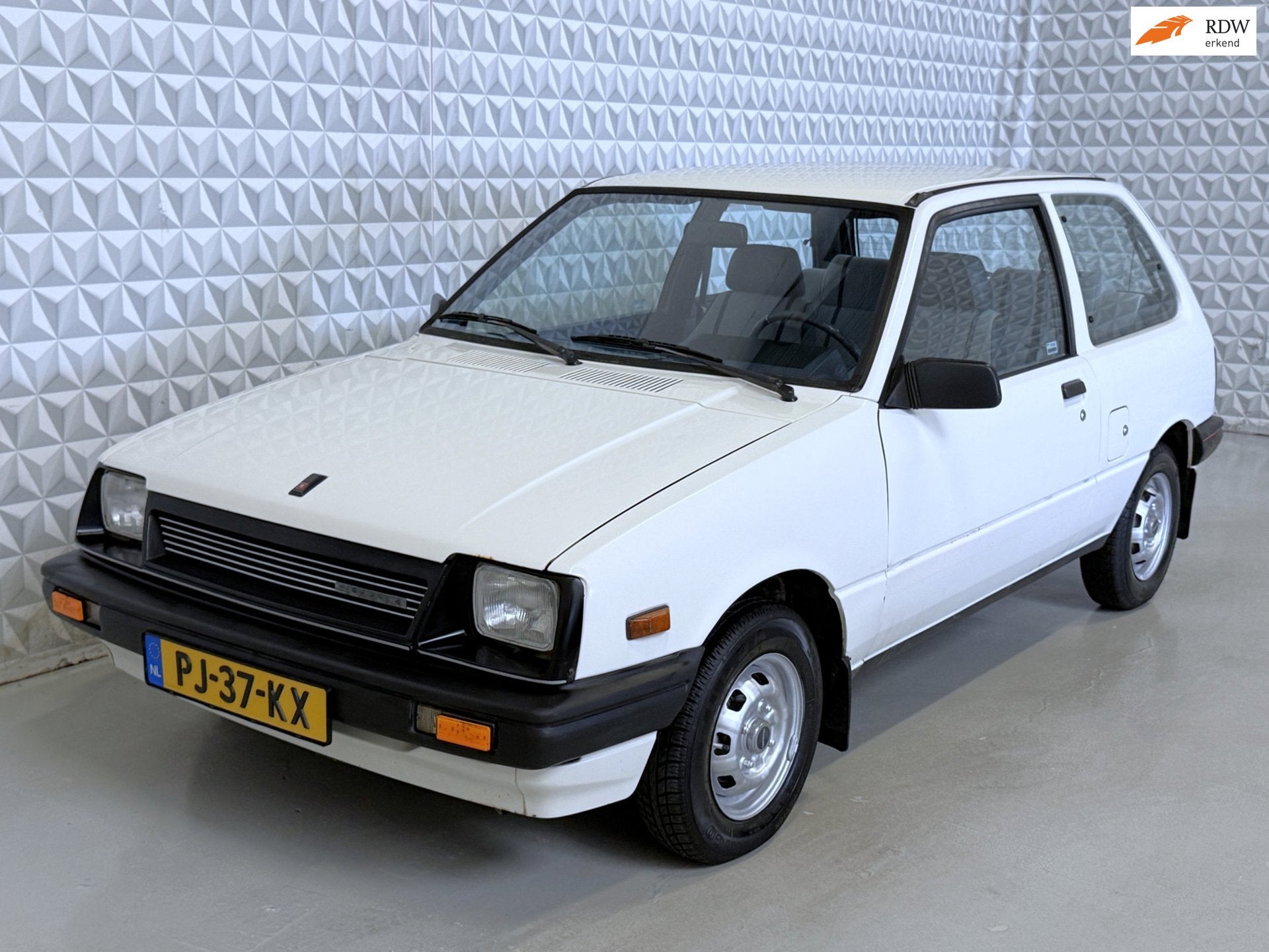 Suzuki Swift 1.0 GL AUTOMAAT *UNIEK!* 72.000km (1986), 672 kg, Gebruikt, 4 stoelen, Origineel Nederlands