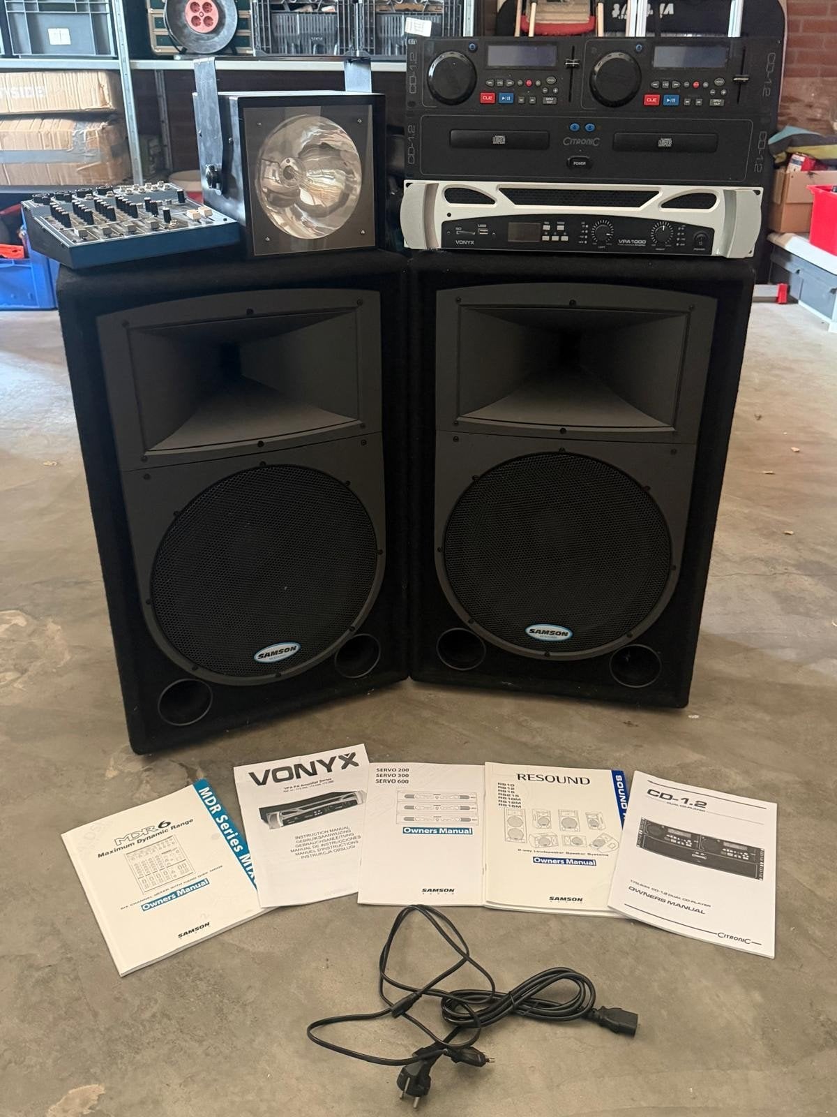 Complete PA-/DJ-set | Samson RS15 | Vonyx VPA1000, Audio, Tv en Foto, Karaoke-apparatuur, Ophalen of Verzenden, Gebruikt, Complete set