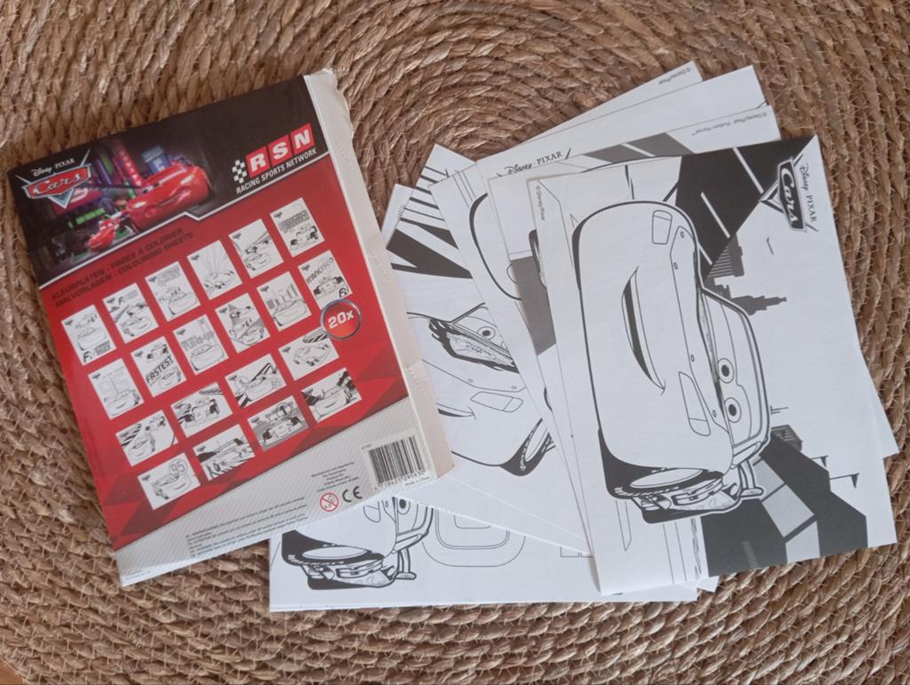 Set van 18 Cars kleurplaten, Ophalen of Verzenden, Zo goed als nieuw, Knutselen
