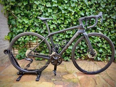 Trek Domane SL6 Gen4 2024, 28 inch, Carbon, 49 tot 53 cm, Zo goed als nieuw