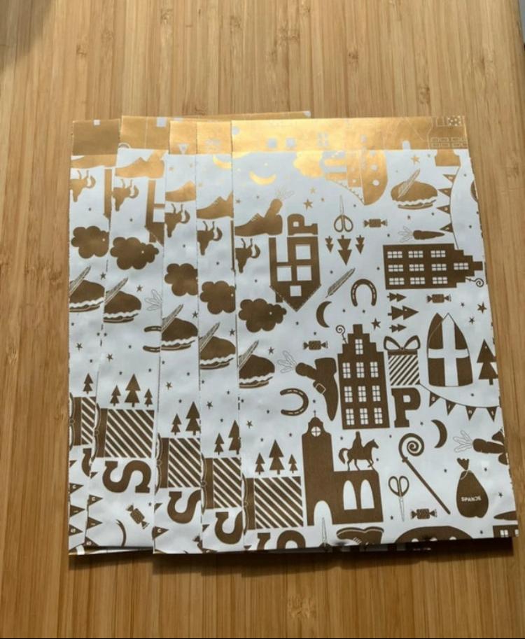 10 cadeauzakjes sinterklaas goud wit, Diversen, Sinterklaas, Ophalen of Verzenden, Nieuw