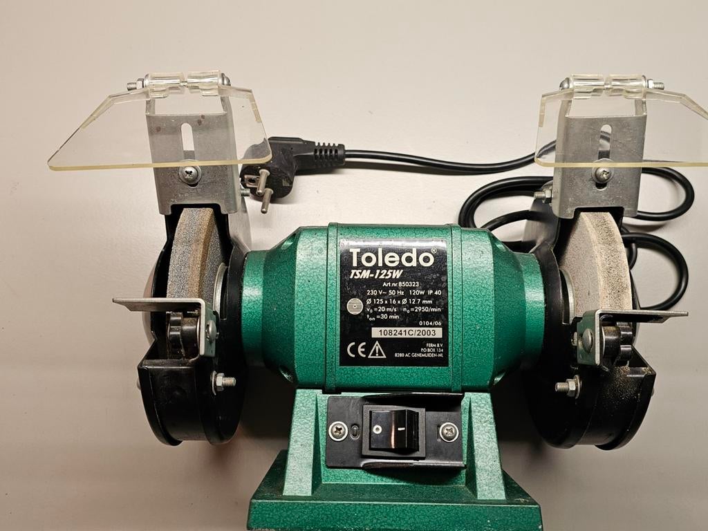 Slijpsteen electrisch dubbele schijven., Doe-het-zelf en Verbouw, Gereedschap | Slijpmachines, Ophalen of Verzenden, Minder dan 700 watt