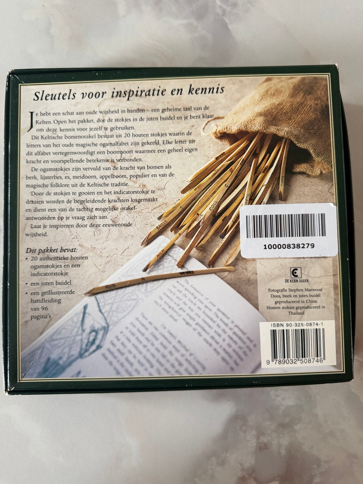 Het Keltische Bomenorakel - Caitlín Matthews, Ophalen of Verzenden, Gelezen, Spiritualiteit algemeen, Instructieboek