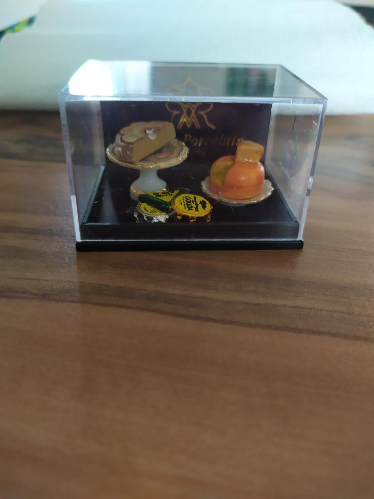 Reutter porcelain miniatuur porcelein poppenhuis kaas, Ophalen of Verzenden, Zo goed als nieuw, Poppenhuis