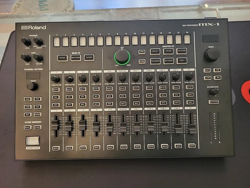 Roland MX-1 Mix Performer - Zo goed als nieuw, Muziek en Instrumenten, Mengpanelen, Ophalen, Zo goed als nieuw, 10 tot 20 kanalen