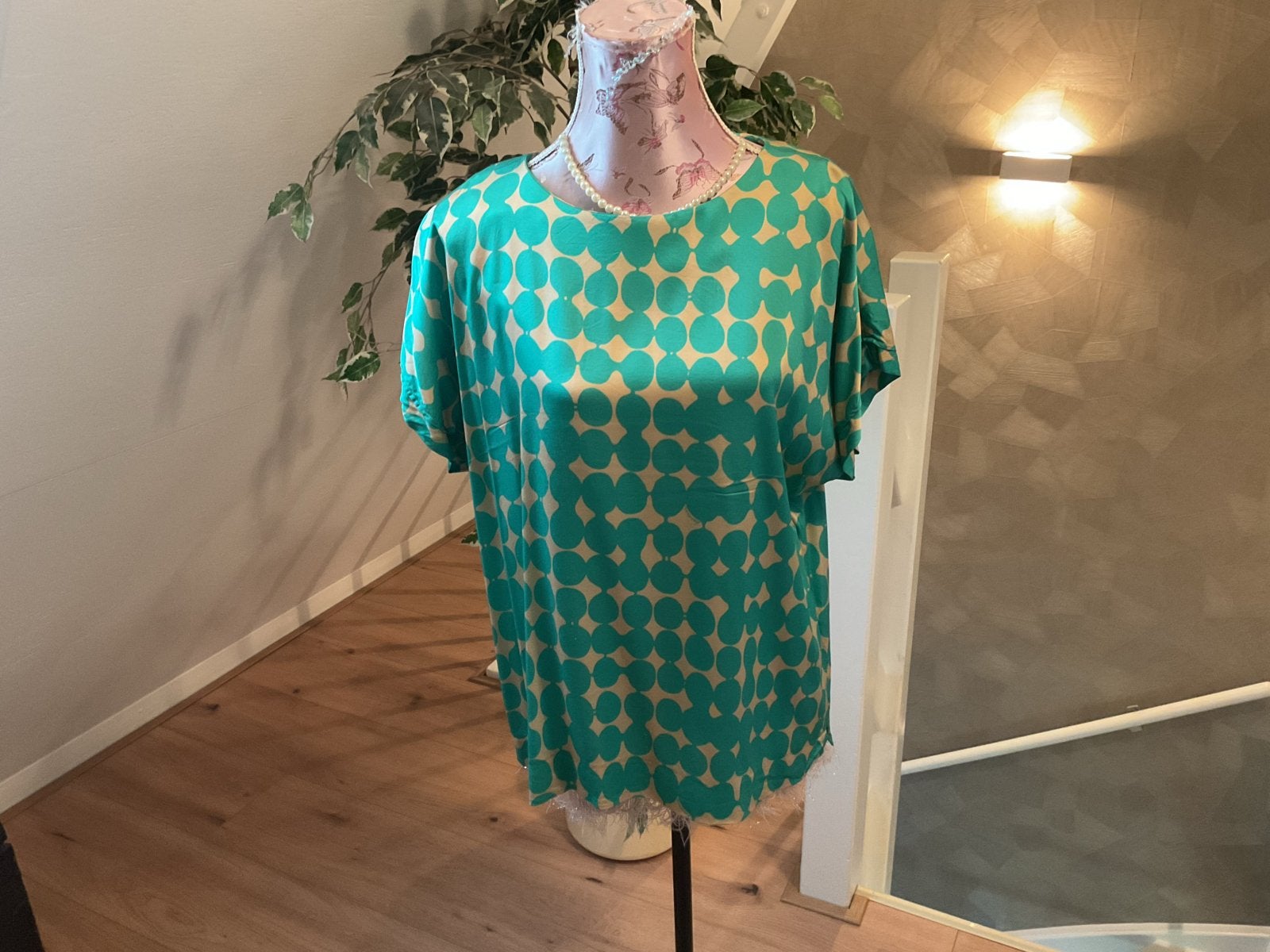 Xandres mooie top groen/crème maat 44/46, Maat 46/48 (XL) of groter, Ophalen of Verzenden, Zo goed als nieuw, Korte mouw