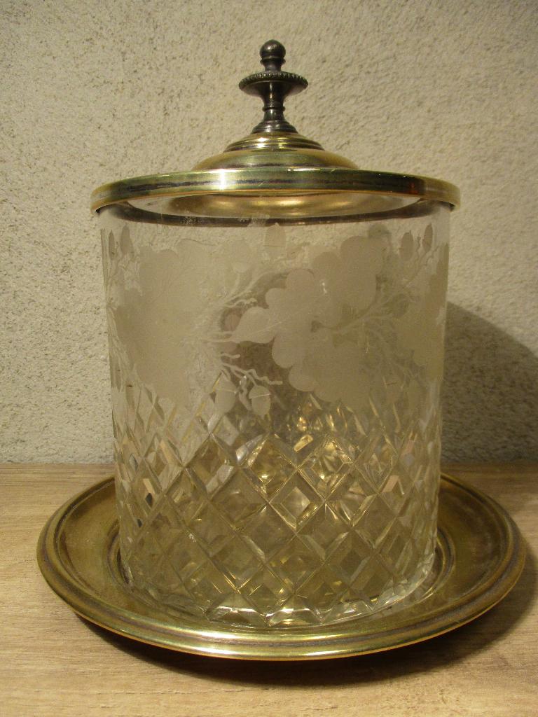 Antieke glazen schaaltje met deksel bewerkt en geslepen glas, Antiek en Kunst, Antiek | Glas en Kristal, Ophalen of Verzenden