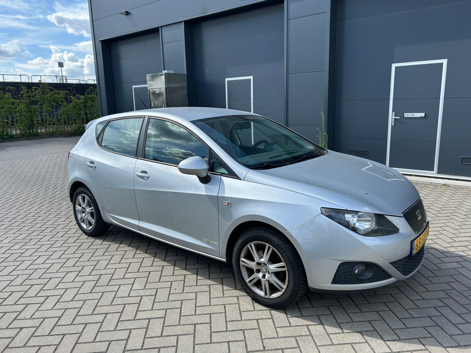 Seat Ibiza 1.2 TDI 55KW Ecomotive 2012 Grijs, Auto's, Seat, Voorwielaandrijving, 74 pk, 1199 cc, 96 €/maand