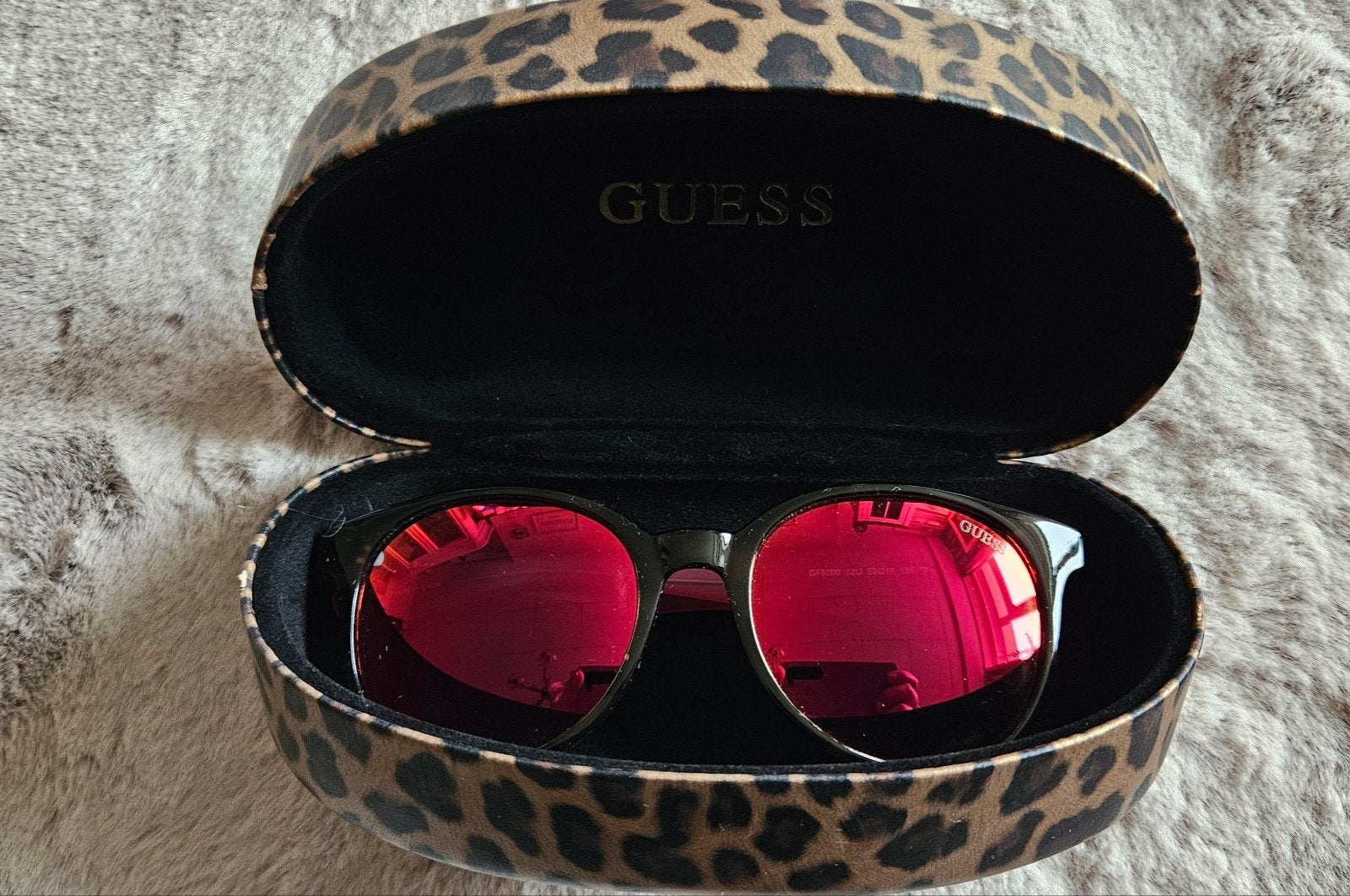 Guess Zonnebril GF6000 zgan, Sieraden, Tassen en Uiterlijk, Overige merken, Zonnebril, Zwart, Ophalen of Verzenden