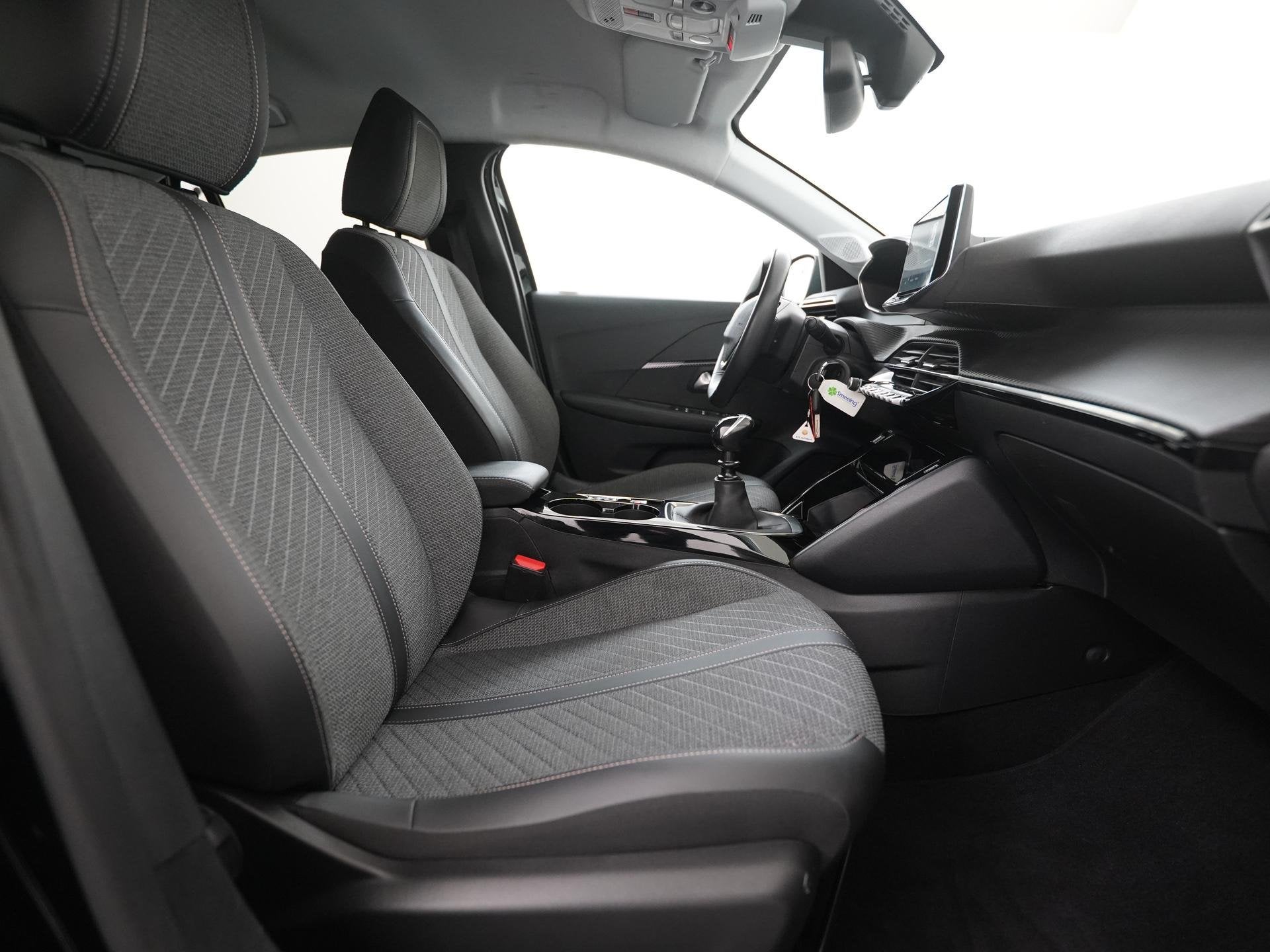 Peugeot 208 1.2 PureTech 100pk Allure | Apple Carplay | Park, Auto's, Voorwielaandrijving, 101 pk, Gebruikt, Euro 6