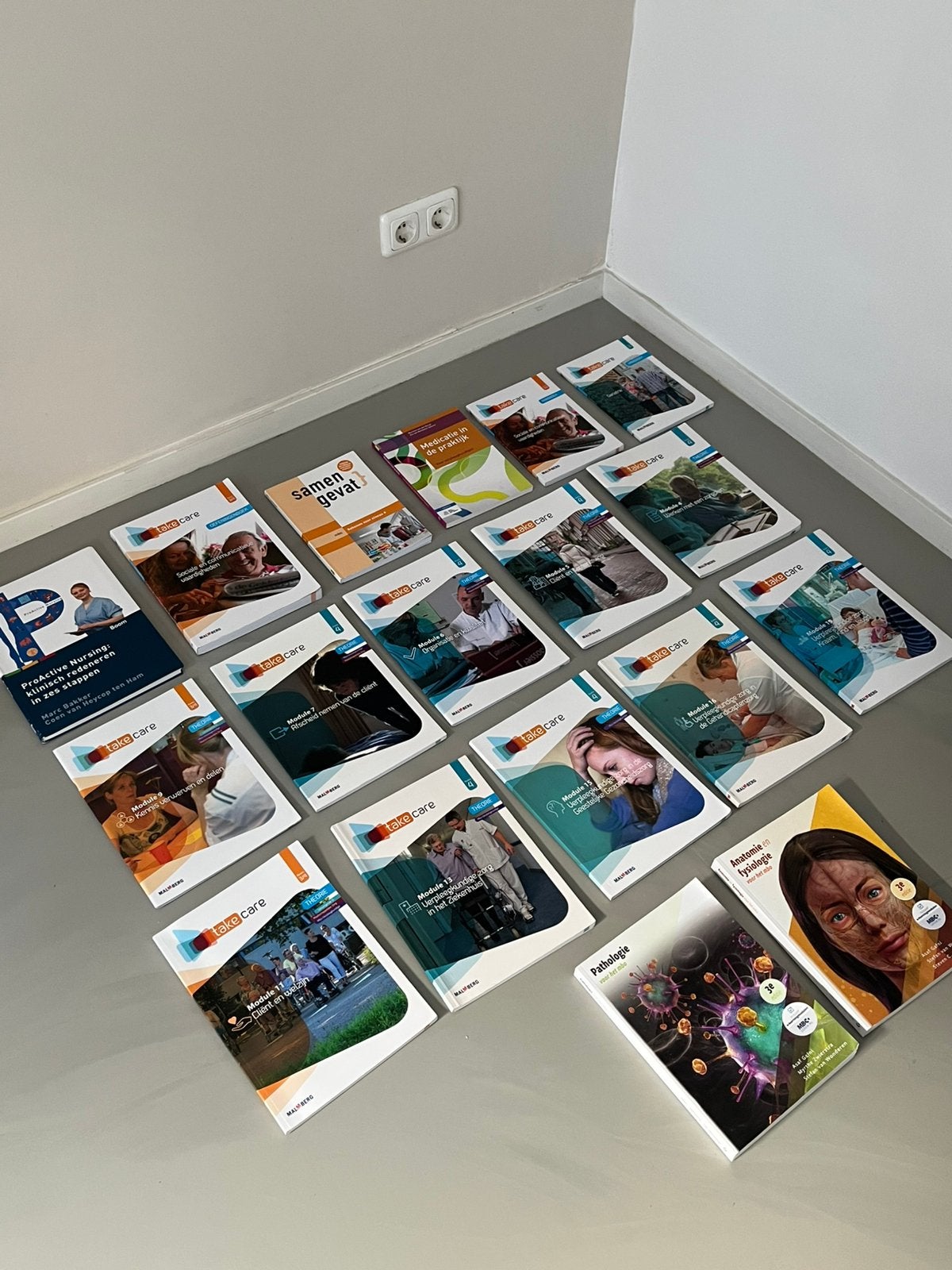 Verpleegkundige niveau 4 boeken pakket, Boeken, Ophalen of Verzenden, Zo goed als nieuw, Overige niveaus, Overige vakken