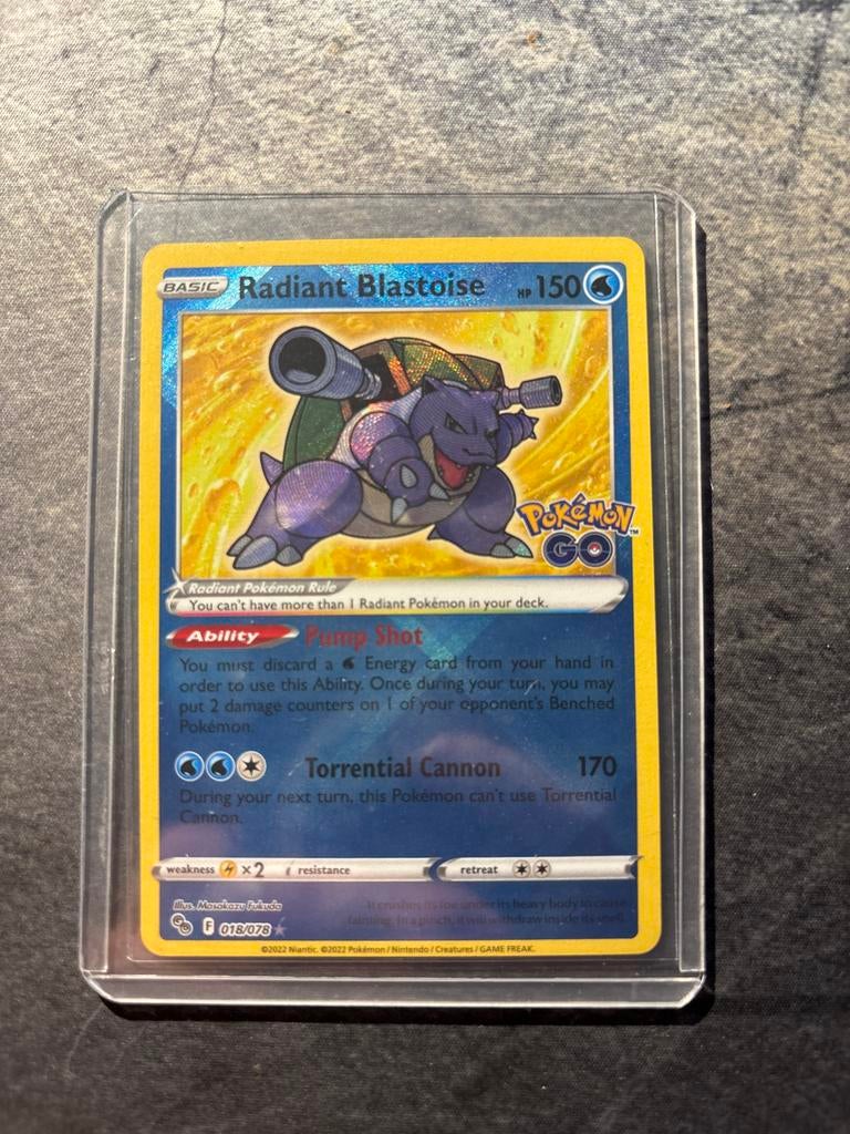 Radiant Blastoise Pokémon GO - Pokémon Kaart, Ophalen of Verzenden, Zo goed als nieuw, Losse kaart, Foil