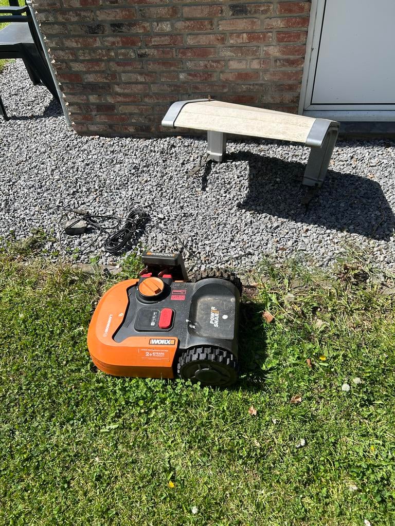 Worx Landroid robotmaaier - Automatisch en efficiënt, Tuin en Terras, Robotmaaiers, Ophalen, Gebruikt, 20 tot 25 cm, Bestuurbaar via app