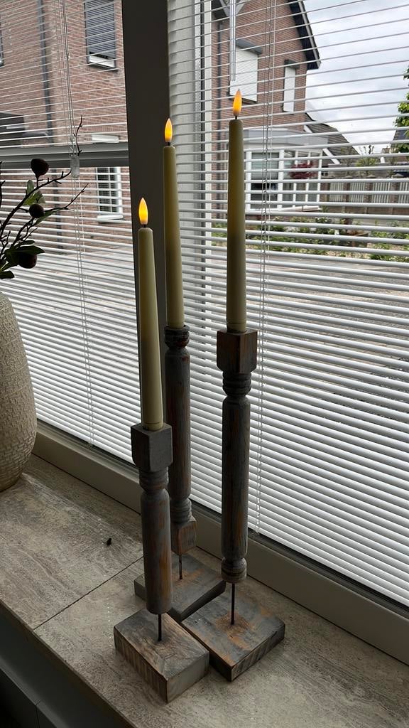 Houten kandelaars, Huis en Inrichting, Woonaccessoires | Kandelaars en Kaarsen, Ophalen of Verzenden, Zo goed als nieuw