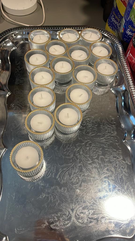 90 Waxine lichtjes incl waxines met gouden randje, Overige materialen, Wit, Ophalen of Verzenden, Zo goed als nieuw