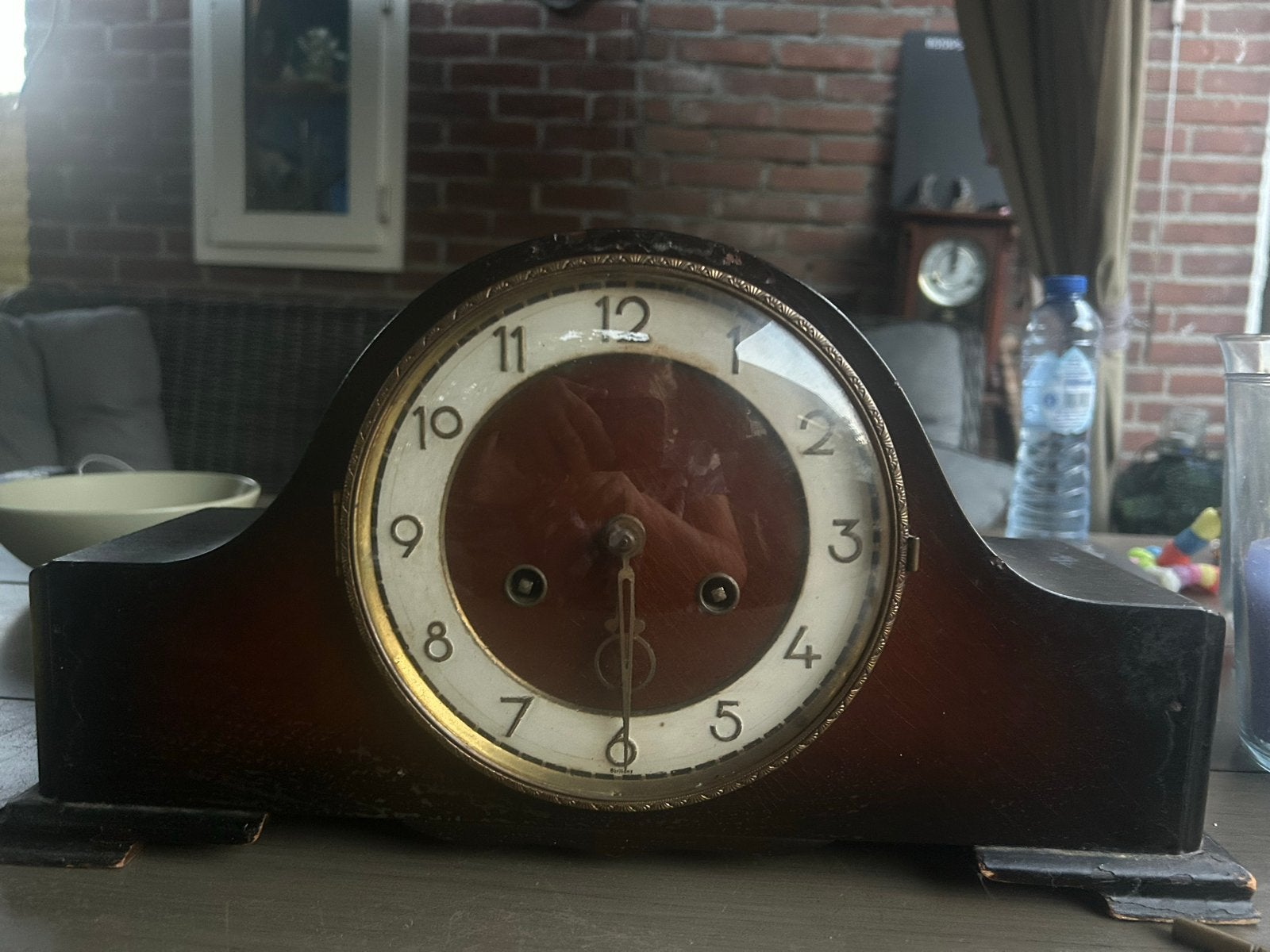 Klassieke buffetkast klok, Antiek en Kunst, Ophalen of Verzenden