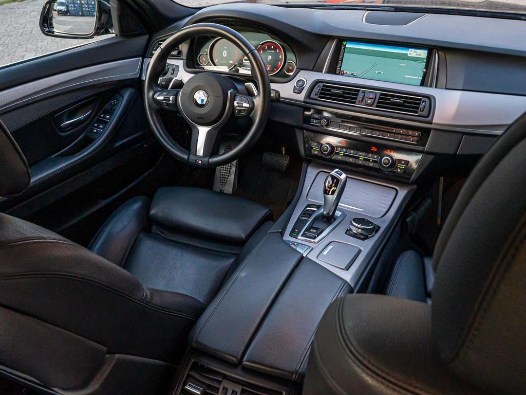 BMW 520i M Sport Edition Adapt onderstel Leder Navi Pro, Automaat, Achterwielaandrijving, Gebruikt, 4 cilinders