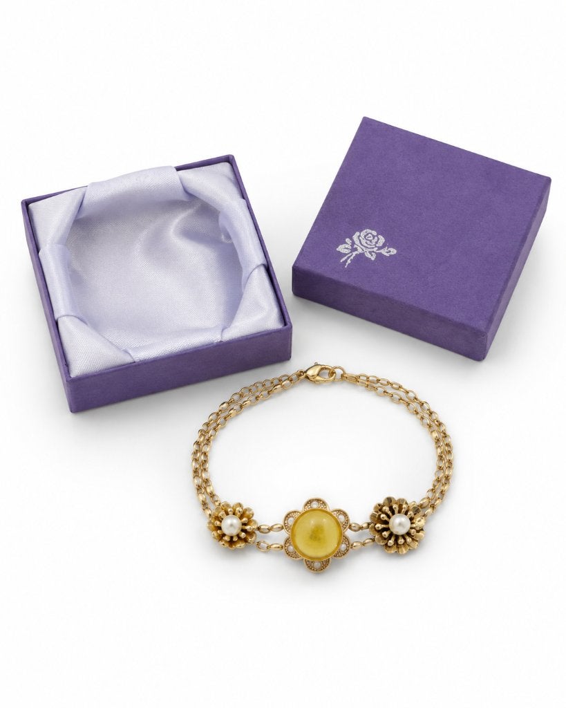 Goudkleurige Bloemenarmband met Parels en Sieradendoosje, Overige materialen, Met bedels of kralen, ., Nieuw