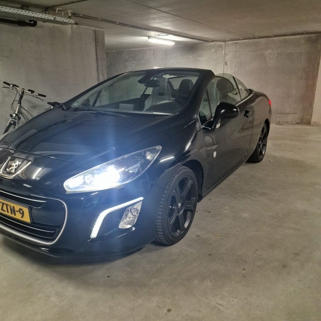 ZEER MOOIE PEUGEOT 308CC ROLAND GARROS UITVOERING 2013 NAP, Auto's, Voorwielaandrijving, 1490 kg, Cabriolet, 4 stoelen