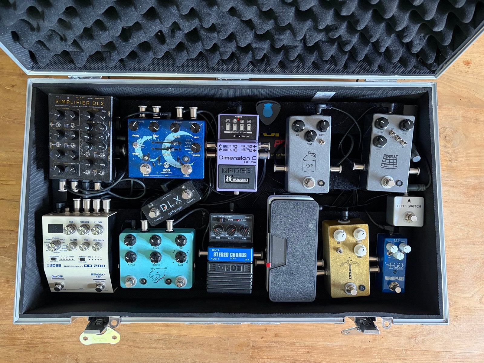 Gitaar effectpedalen set met koffer en voeding, Muziek en Instrumenten, Effecten, Ophalen of Verzenden, Zo goed als nieuw, Delay of Echo