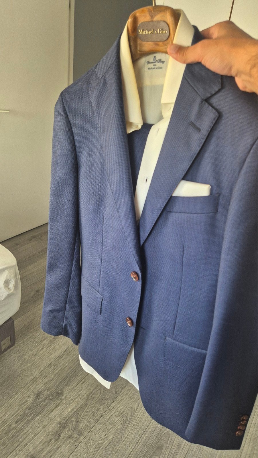 Maatpak / kostuum - maat M/L - nieuw 1700 euro, Kleding | Heren, Ophalen of Verzenden, Zo goed als nieuw, Maat 48/50 (M), Wit