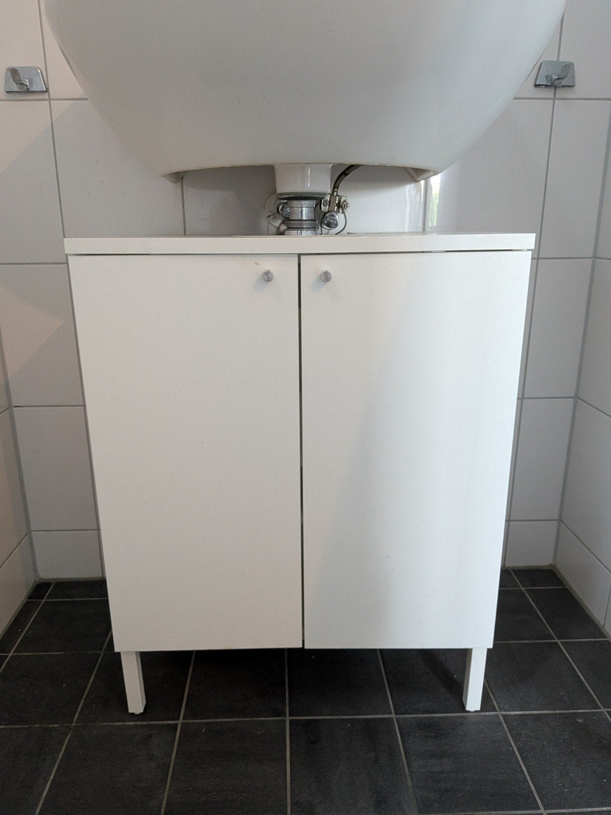 IKEA NYSJÖN wastafelonderkast wit met 2 deuren, Huis en Inrichting, Badkamer | Badkamermeubels, Ophalen, Gebruikt, 50 tot 100 cm