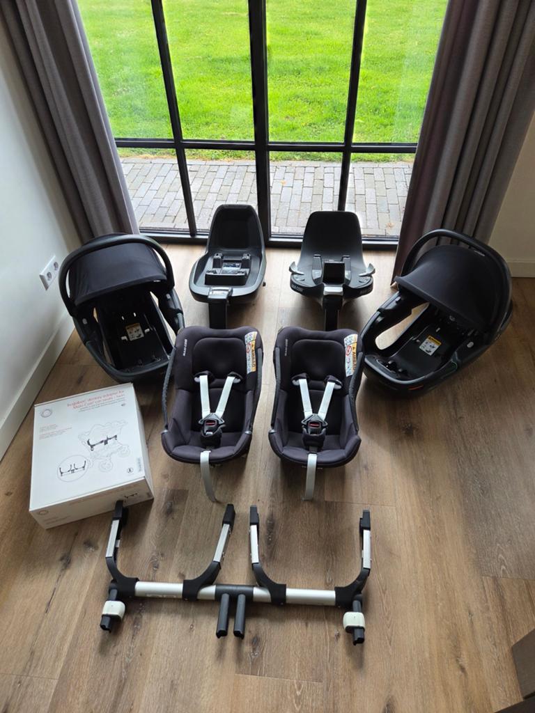 Tweeling set Maxi Cosi Coral 360 incl. Adapters, Ophalen, Zo goed als nieuw, Isofix, 0 t/m 13 kg