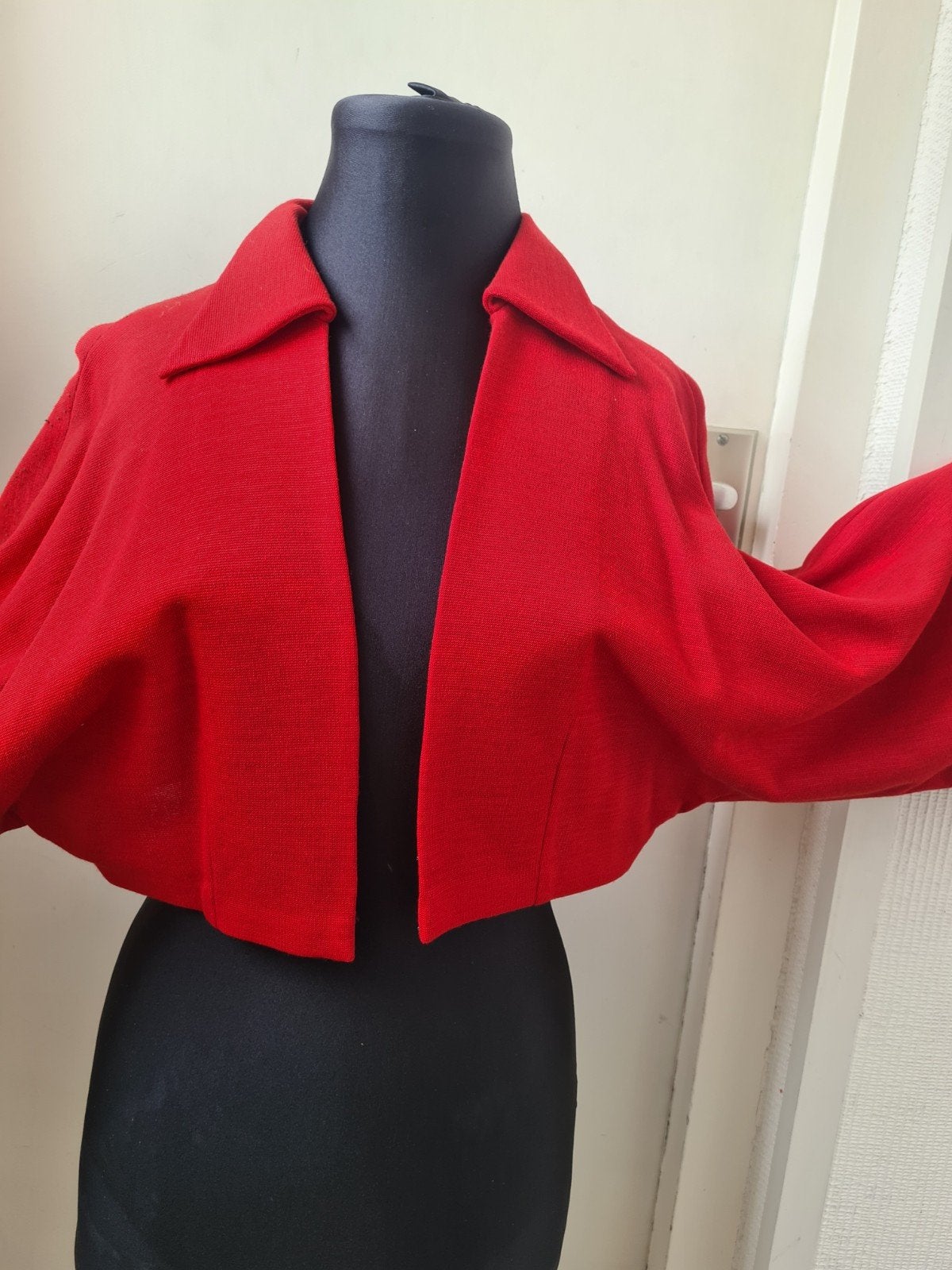 Rood bolero jasje - Elegant en veelzijdig, Maat 38/40 (M), Ophalen of Verzenden, Jasje, Rood