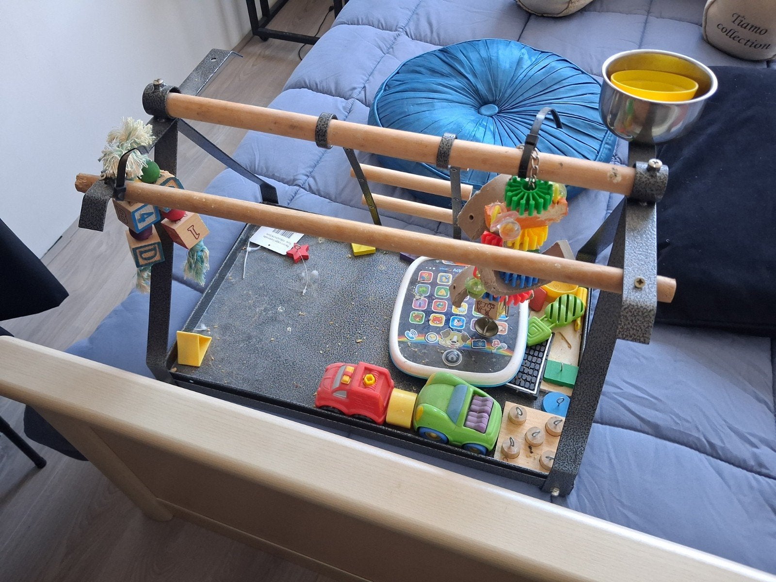tafel standaard voor kromsnavels.papagaai of.parkietwn enzo, Dieren en Toebehoren, Vogels | Hokken en Kooien, Ophalen of Verzenden