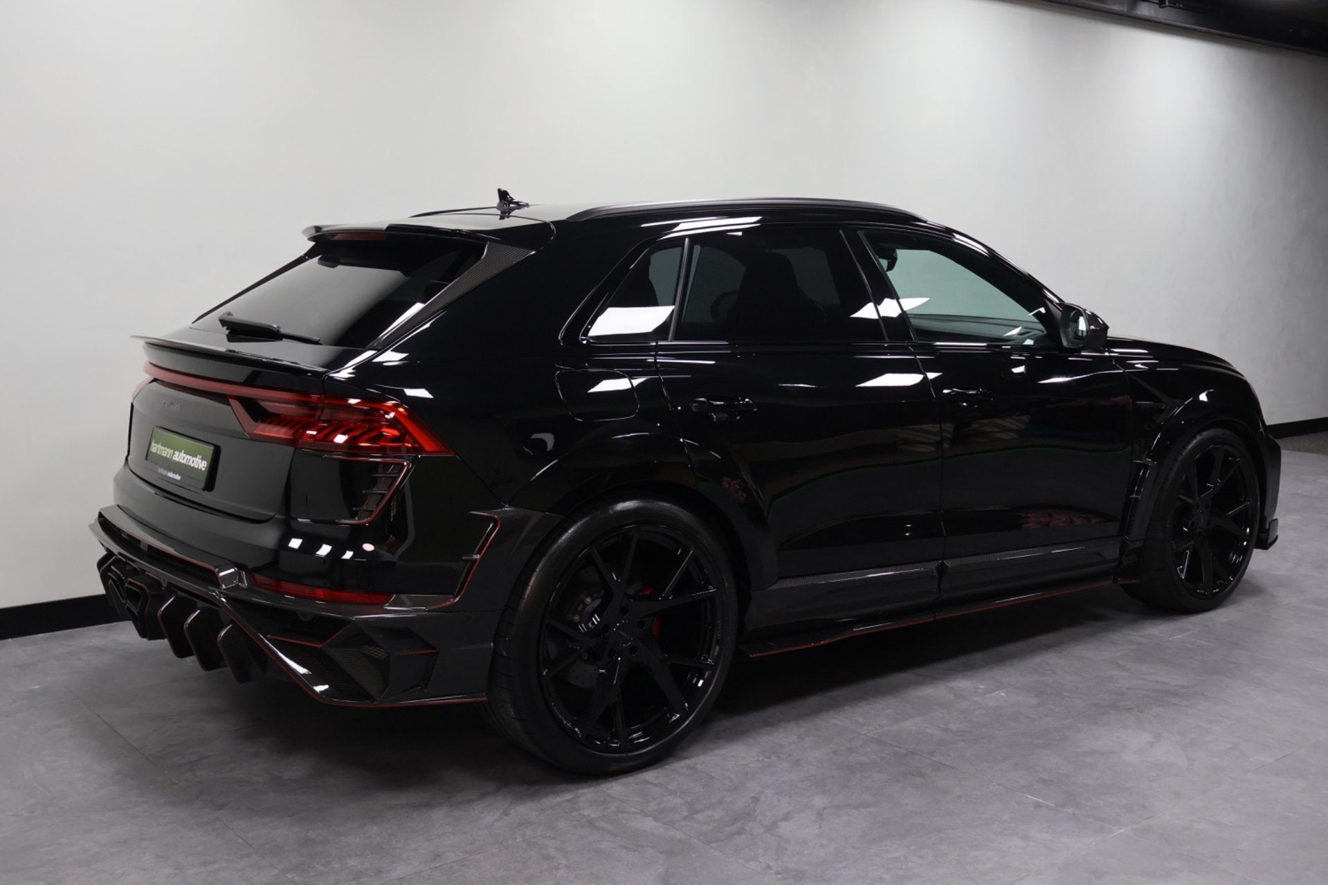 Audi Q8 4.0 TFSI RSQ8 MANSORY |LIMITED|CARBON|B&0|CERAMIC, Auto's, Automaat, Dealer onderhouden, Q8, Zwart