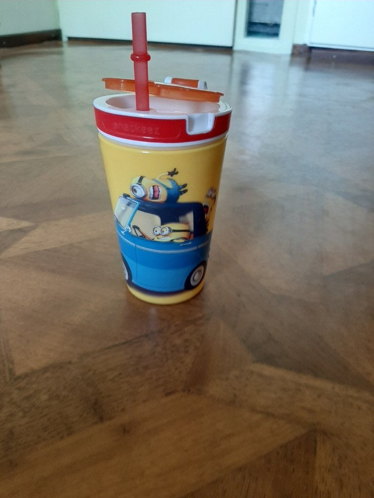 Snackeez Despicable Me Minions 2 in 1 snack&drinkbeker, Geel, Overige typen, Met compartimenten, Ophalen of Verzenden