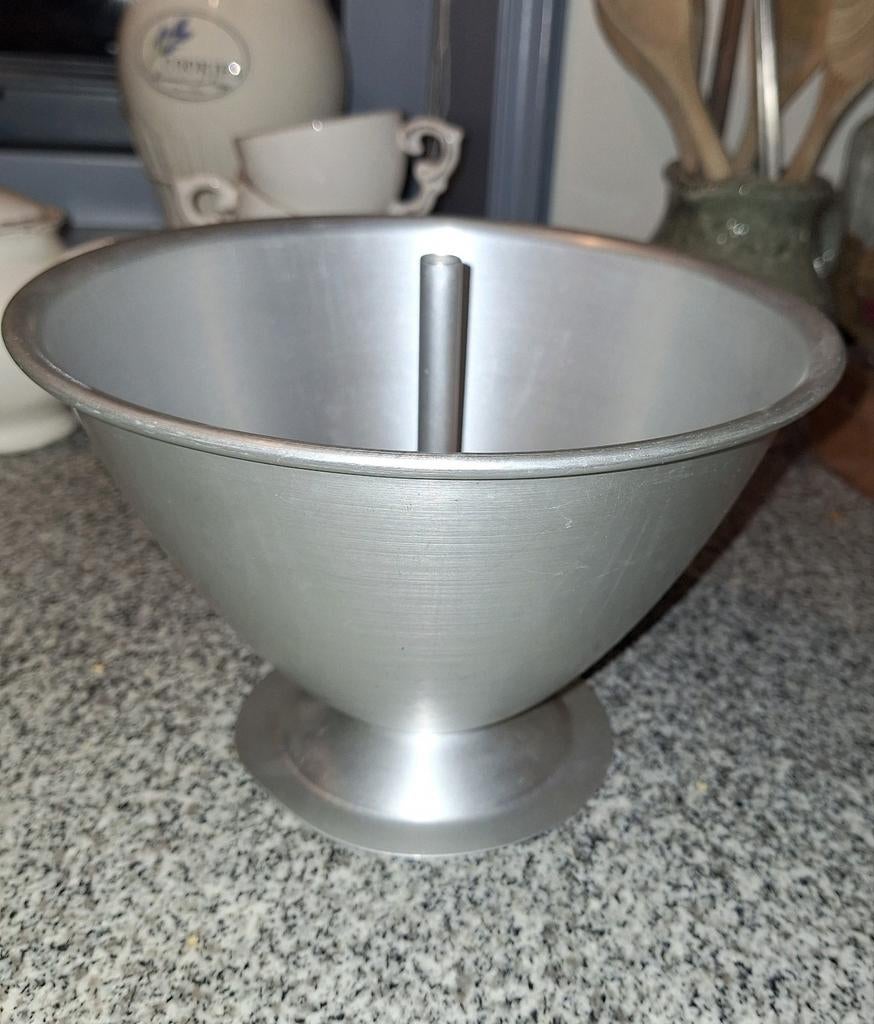 Wilton Wonder Mold - Barbietaart bakvorm. Merk Wilton, Ophalen of Verzenden, Gebruikt, Taarten, Bakvorm
