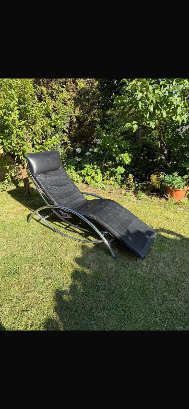 Luxe Zwarte Leren Ligstoel met Chroom Onderstel, Ophalen, Gebruikt, Eenpersoons, Leer