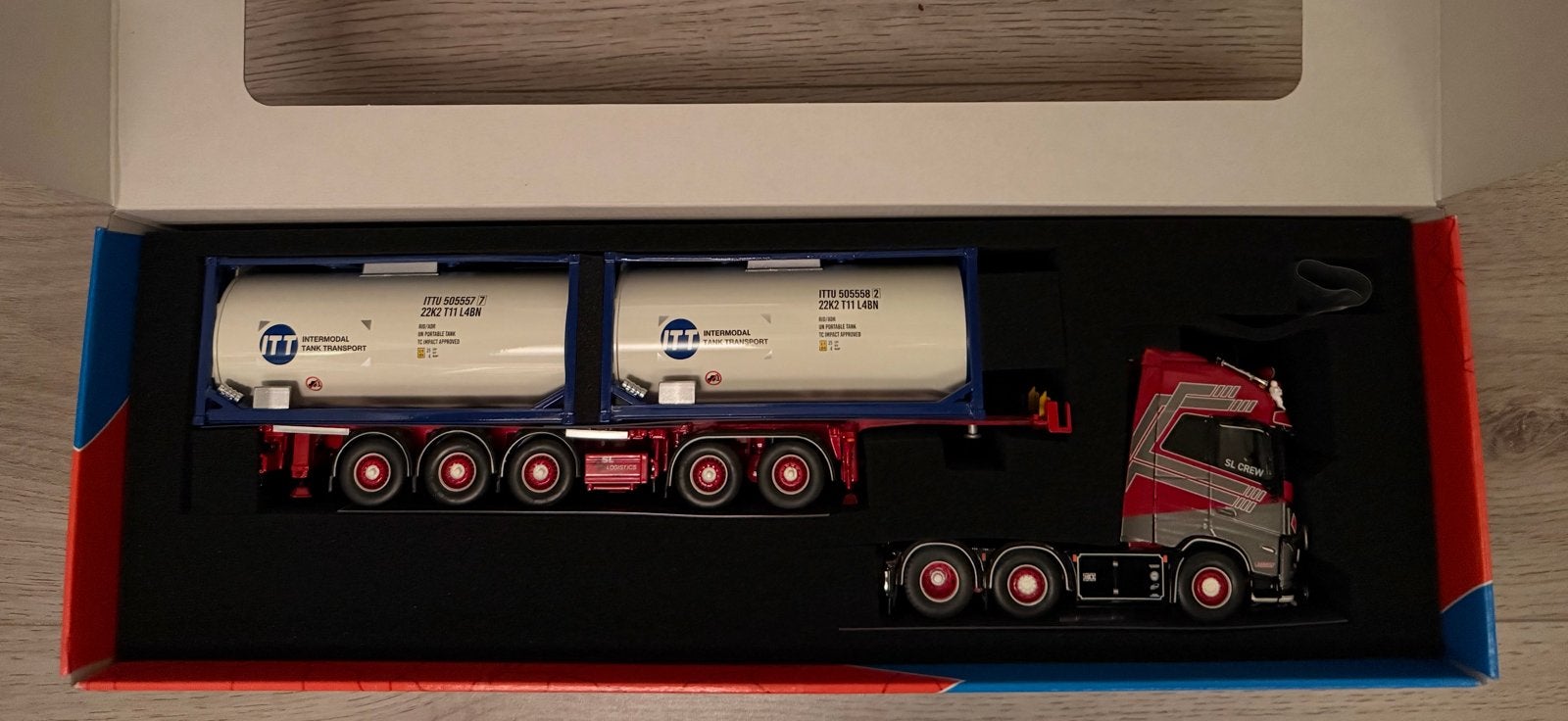 Tekno Volvo FH05 Globetrotter XL 6x2 with D-Tec, Ophalen of Verzenden, Zo goed als nieuw, Bus of Vrachtwagen, Tekno