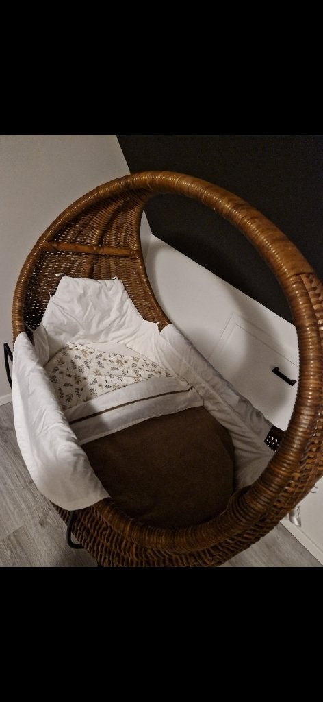 Rotan wiegje, Kinderen en Baby's, Kinderkamer | Bedden, Ophalen, Zo goed als nieuw, Minder dan 140 cm, Minder dan 70 cm