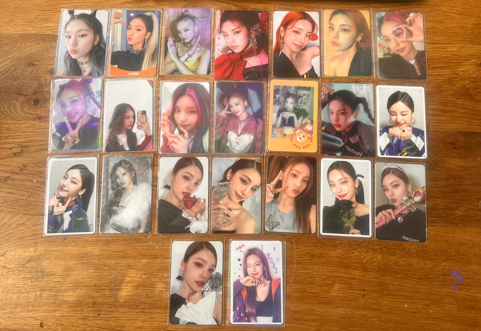 Itzy Photocards, Ophalen of Verzenden, Zo goed als nieuw, Foto of Kaart